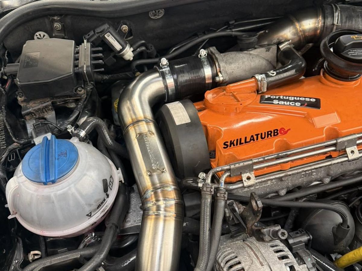 Orange-block big turbo build with custom pipework